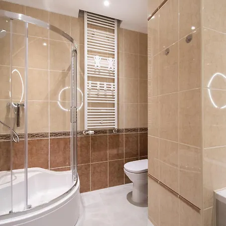 Gama Great Location & Famili 120m 2-12 People Βαρσοβία