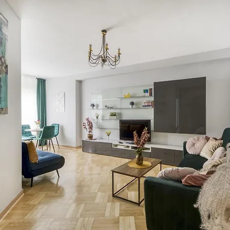 Apartment Gama Great Location & Famili 120m 2-12 People