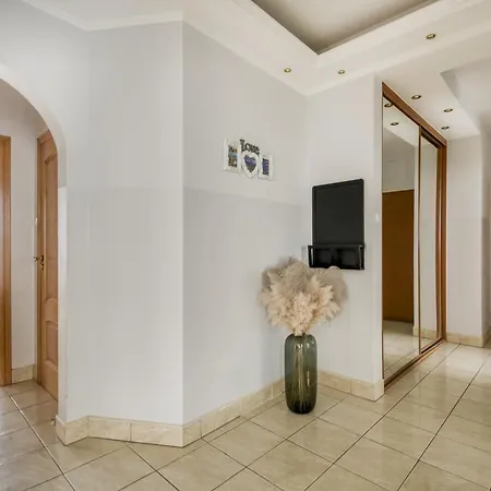 Gama Great Location & Famili 120m 2-12 People Warsaw