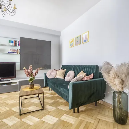Gama Great Location & Famili 120m 2-12 People * Warsaw